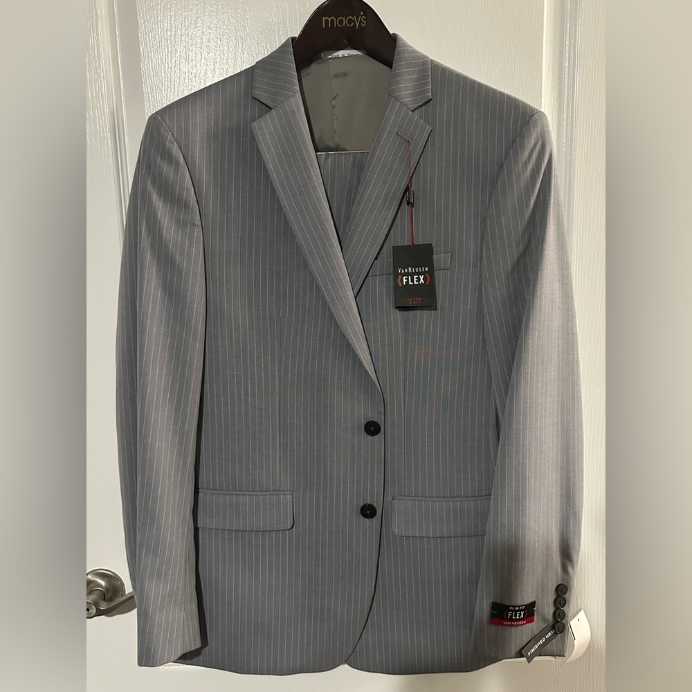 Van Heusen Flex Light Grey Suit